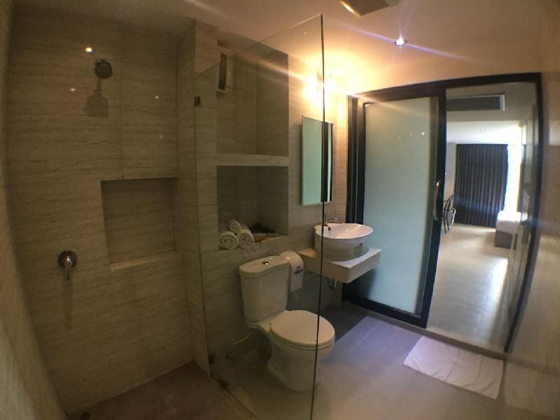 Ekamai/ 4Bed+4Bath/ Free Airport Pick Up, 6th Fl Vacation rental in Bangkok