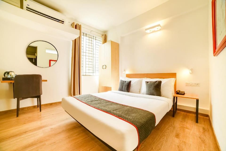 Townhouse Sarvar Hospitality Near Ascendas Park Square Mall Hotel in Bengaluru