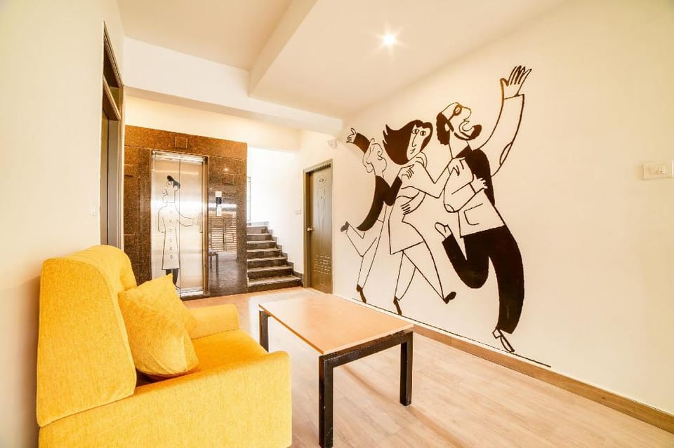 Townhouse Sarvar Hospitality Near Ascendas Park Square Mall Hotel in Bengaluru