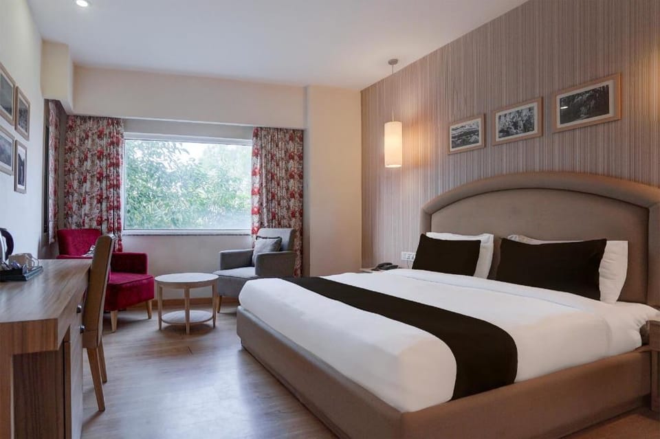 Super Townhouse Oak Rajpur Road Dehradun Hotel in Dehradun
