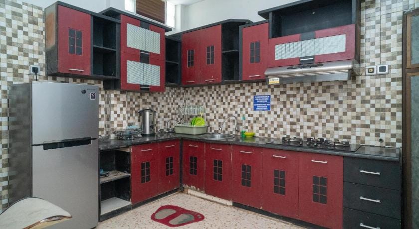 RedDoorz Syariah near Jalan A Yani KM 8 Citraland Bed and Breakfast in Indonesia