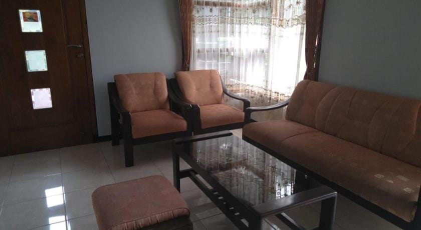 Villa Trijaya Bed and Breakfast in Batu