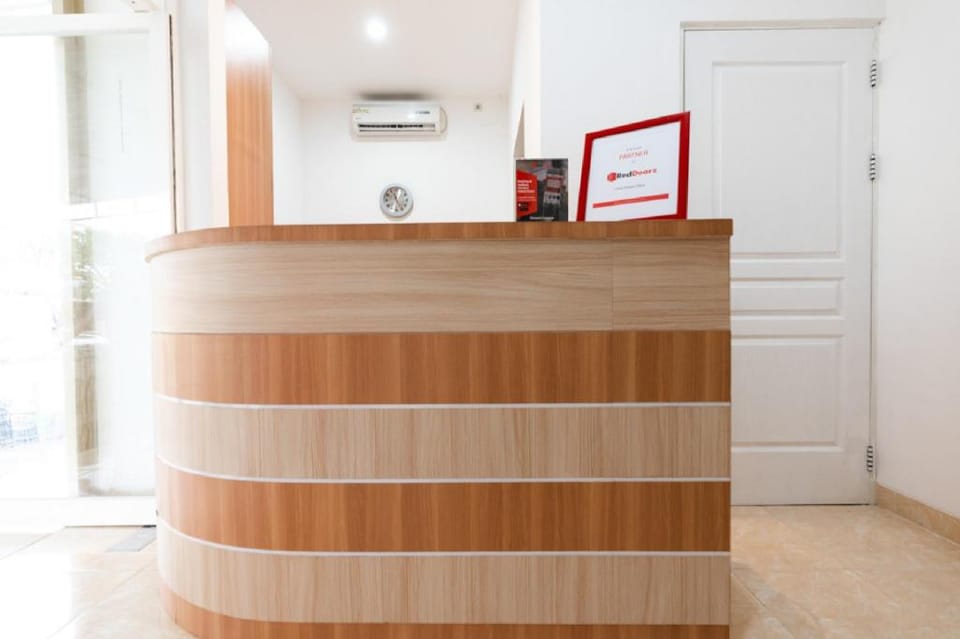 RedDoorz @ Graha Cemerlang Maros Hotel in Indonesia