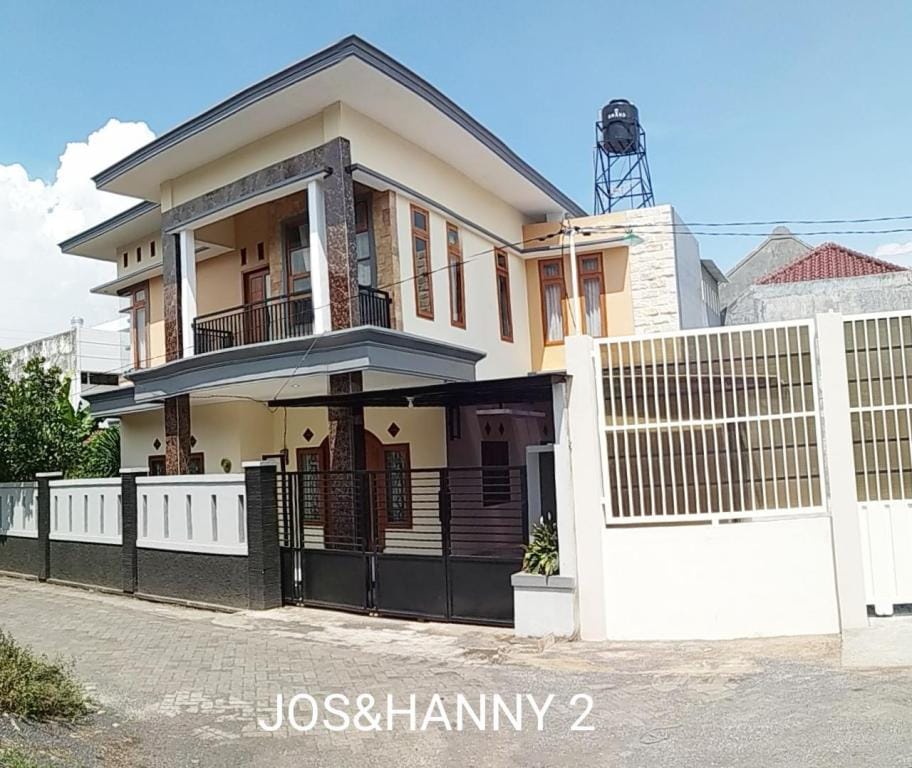 Jos and Hanny Homestay Vacation rental in Batu