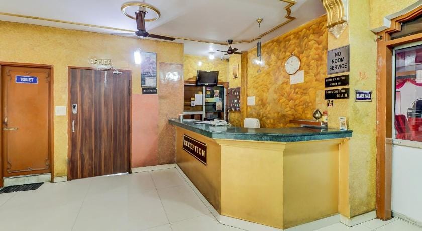 J C Guest House Hotel in Lucknow