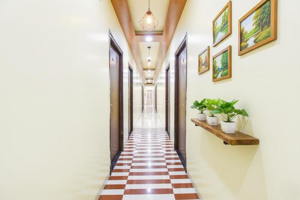 FabHotel Royal Empire - Bird Valley Udhyan Hotel in Maharashtra