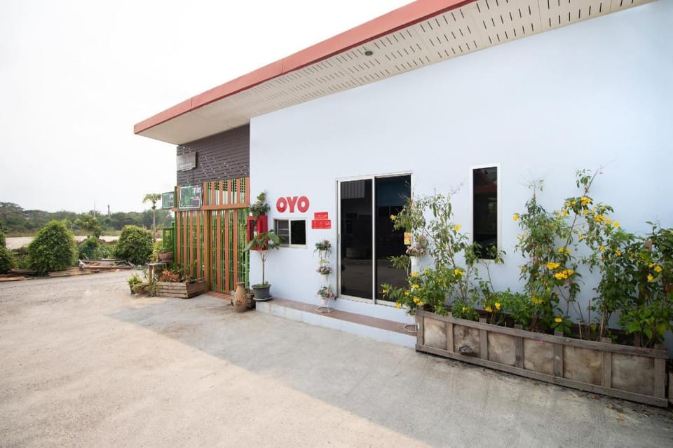 OYO 644 Pong Pai House Hotel in Bangkok