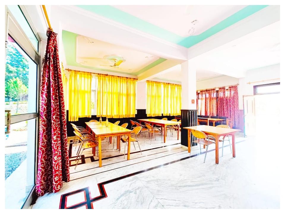 Goroomgo Sapphire Near Kainchi Dham Bhimtal Hotel in Uttarakhand