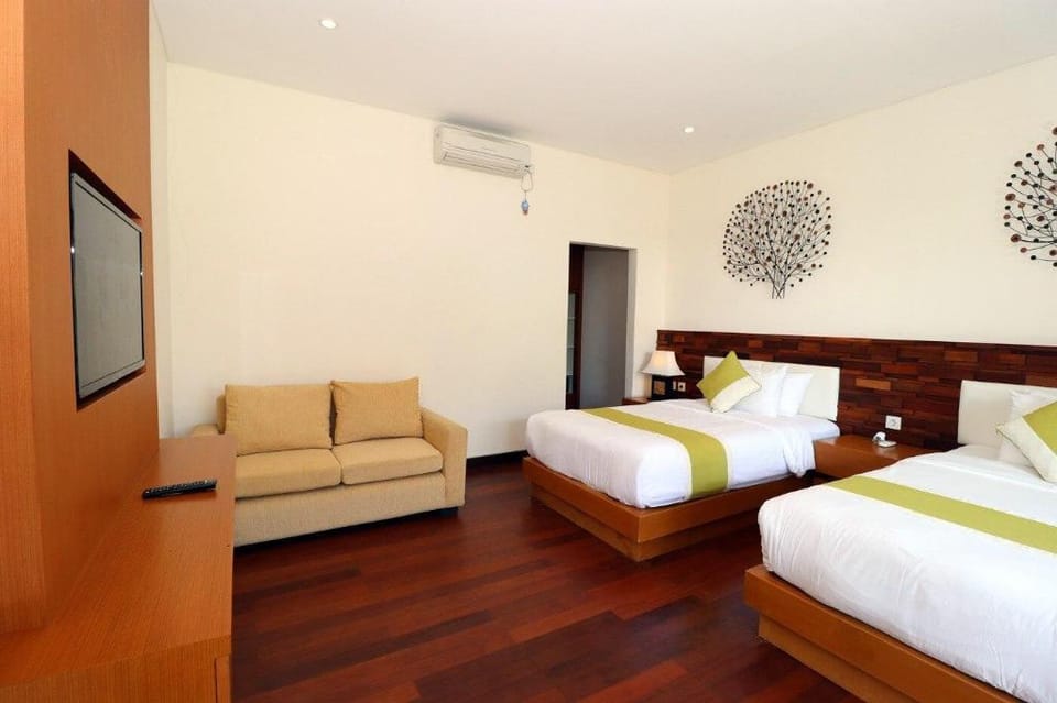 6BR Villas Within 12 Mins Walk to Echo Beach Villa in North Kuta