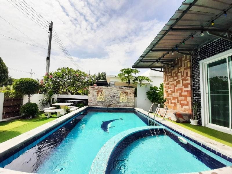 Baan Rarchaneekorn Pool Villa Huahin 3 Bedrooms Villa in Hua Hin District