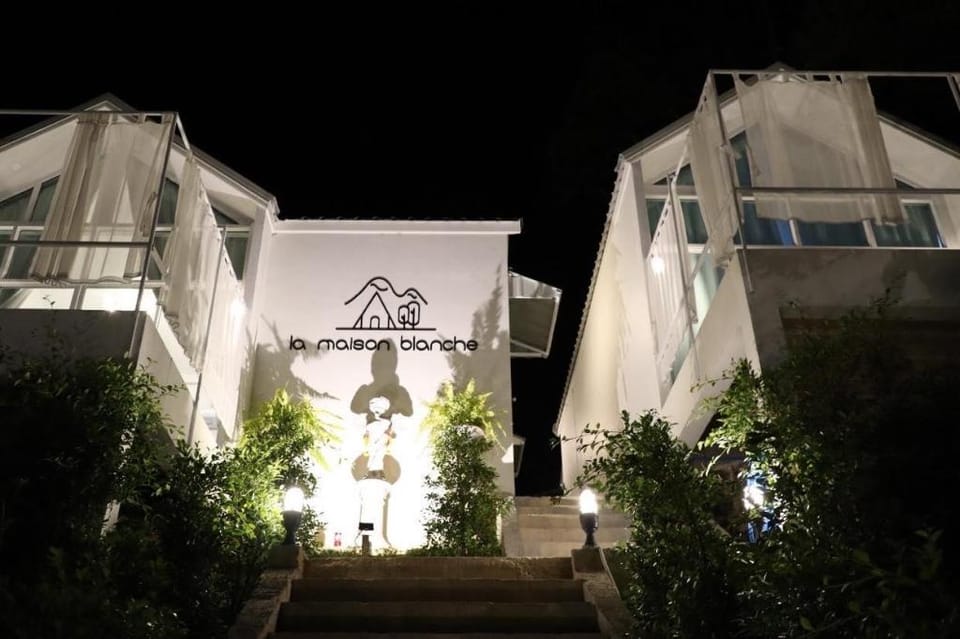 La Maison Blanche Apartment in Thailand