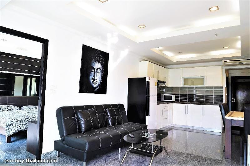 Jacuzzi + Sea view Jomtien beach condo S1 Apartment in Pattaya City