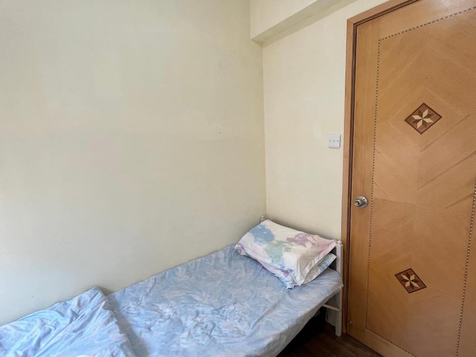 L Wanchai MTR 1mins expo 5 mins by walk B room Apartment in Hong Kong