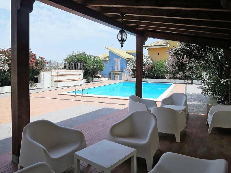 500mt to SCALA!Apt in Villa W Pool&Veranda SeaView Apartment in Sicily