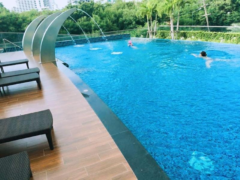 Phra Tamnak Hill Apartments Apartment in Pattaya City