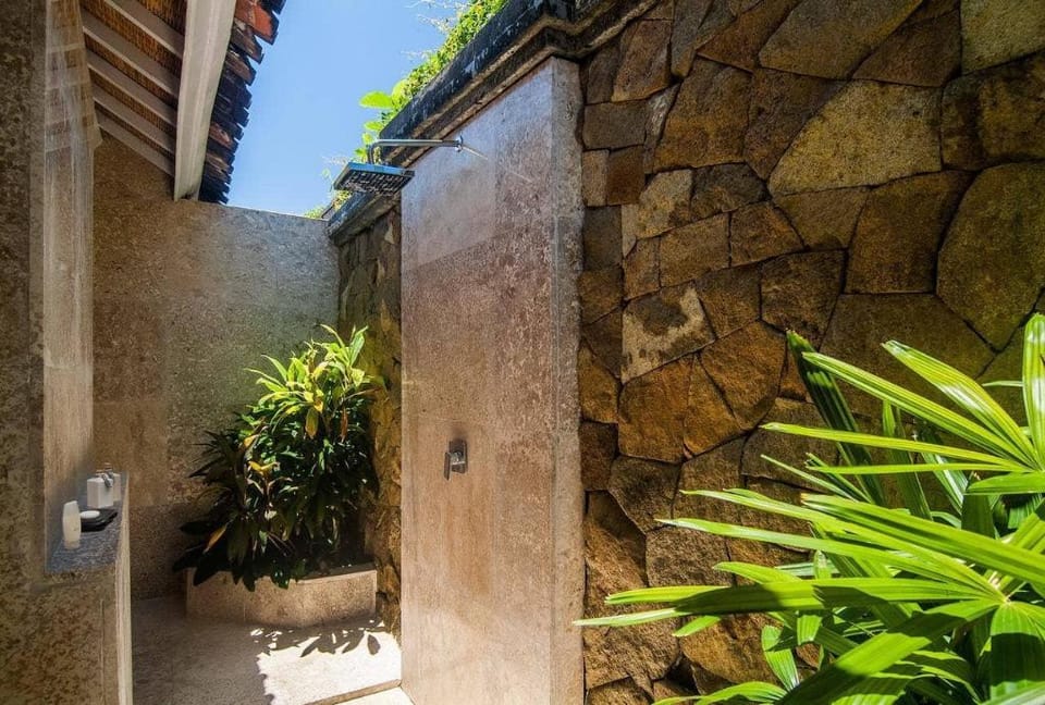 PROMO15percent OFF 3BDR LaPlAYA VILA POOL SEMINYAK Villa in North Kuta
