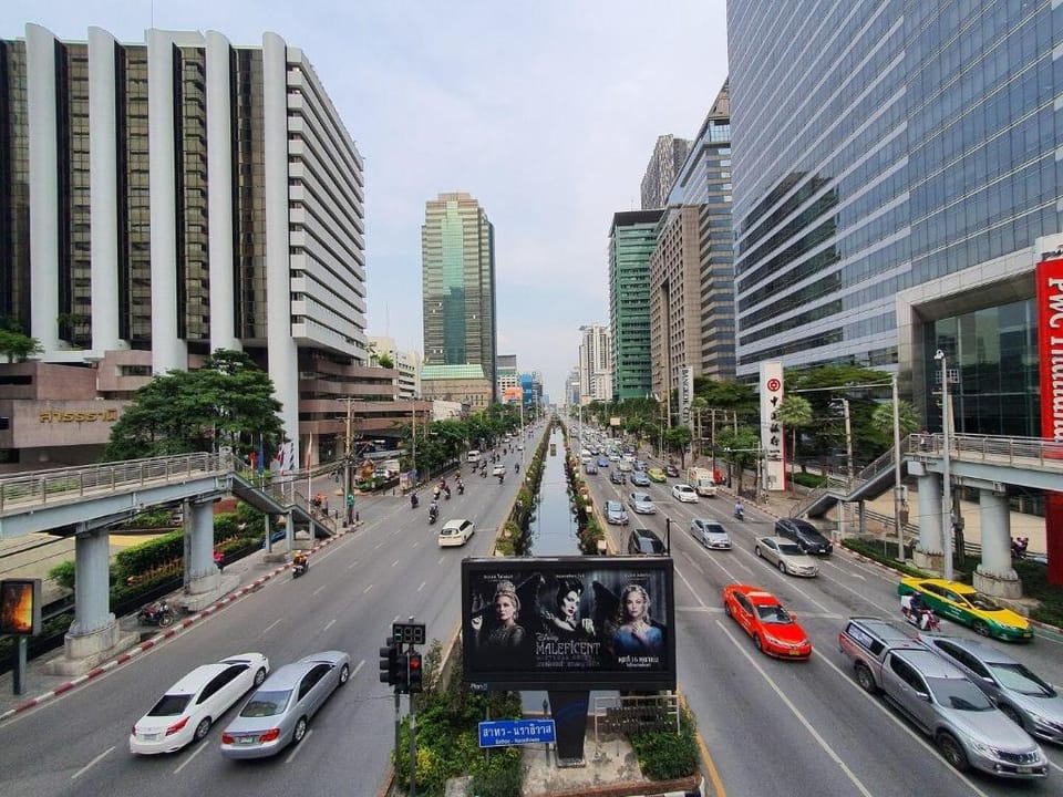 SPACIOUS TOWNHOUSE/5 GUESTS - 5 MINS TO BTS Vacation rental in Bangkok
