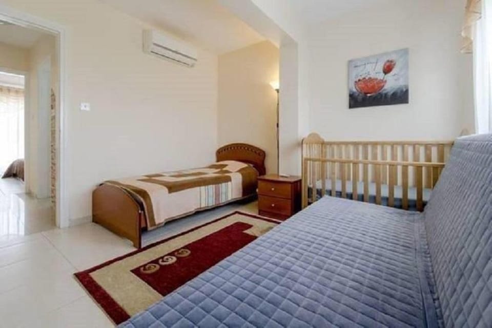 Lovely penthouse in sunny Cyprus Apartment in Germasogeia
