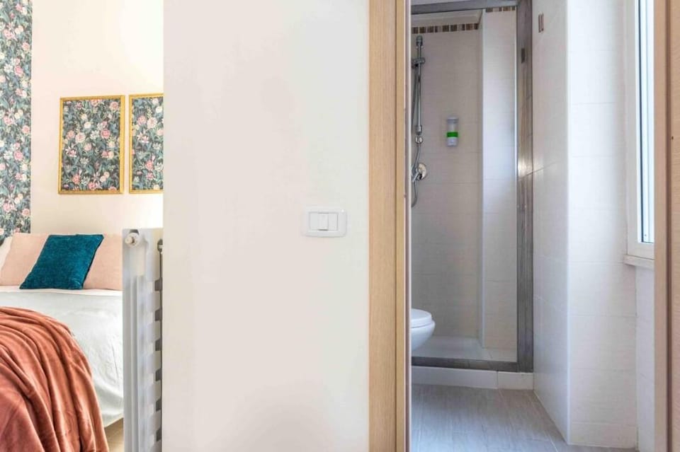 Blue Rose Apt metro Vittorio Emanuele  Apartment in Rome