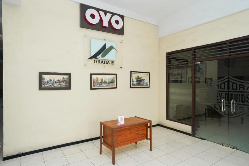 Hotel O Graha 18 Hotel in Surabaya