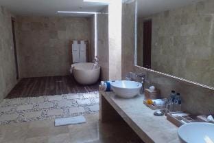 Luxury 2 BR Rice Terrace Private Pool Villa #DN7 Villa in Ubud