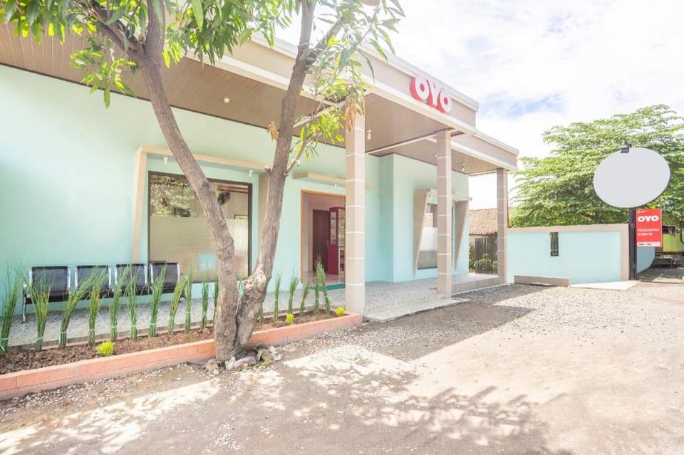 SPOT ON 2974 Penginapan Roma 88 Hotel in West Java
