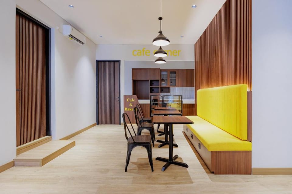 Urbanview Hotel Yampi TB Simatupang Hotel in South Jakarta City
