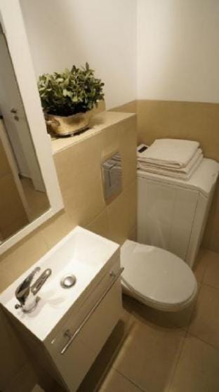Bagno 16 .City centre . Air Conditioning . Apartment in Warsaw
