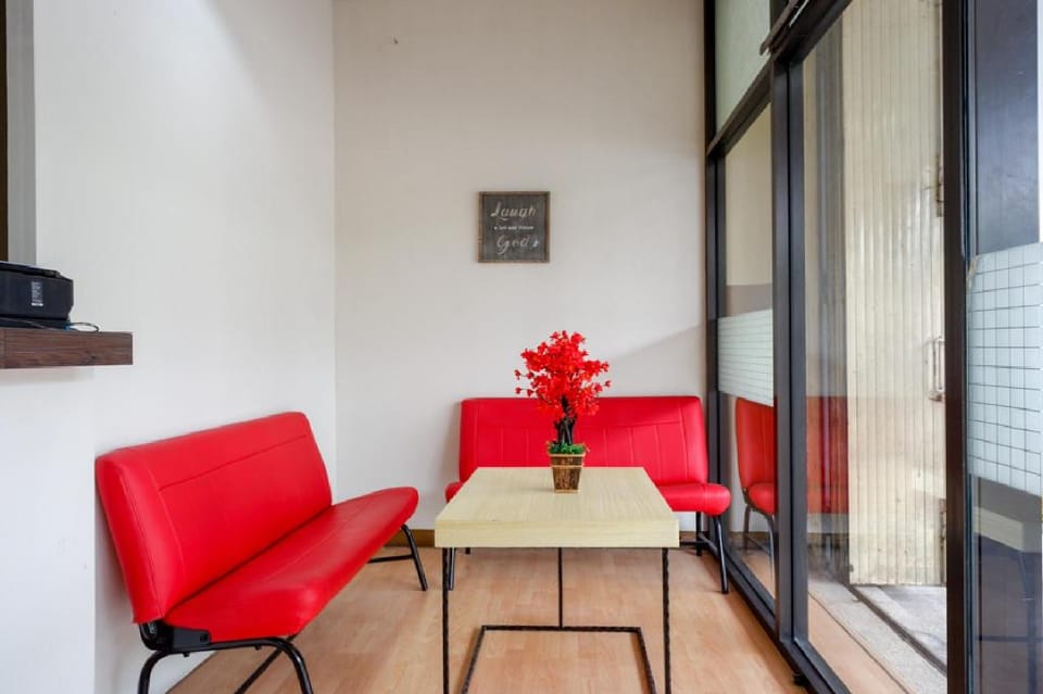 RedDoorz near Pacific Mall Tegal 2 Bed and Breakfast in Indonesia