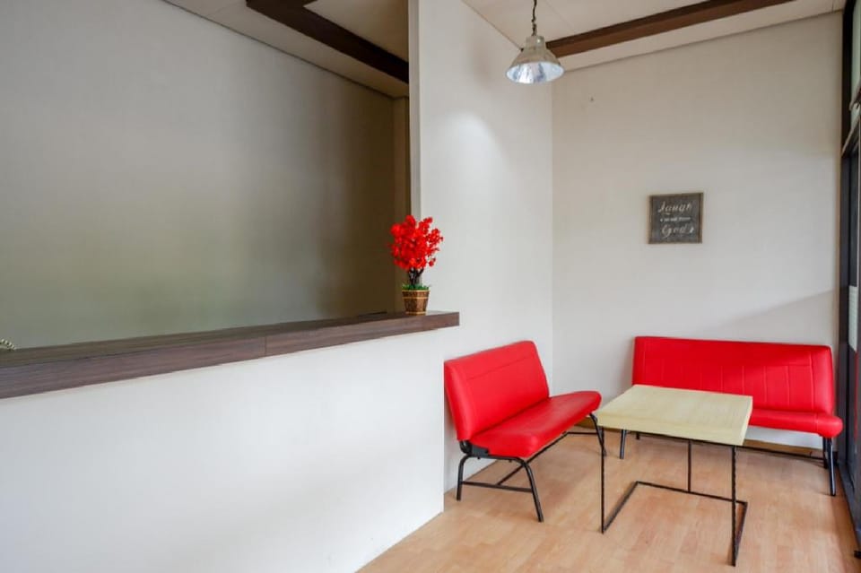 RedDoorz near Pacific Mall Tegal 2 Bed and Breakfast in Indonesia