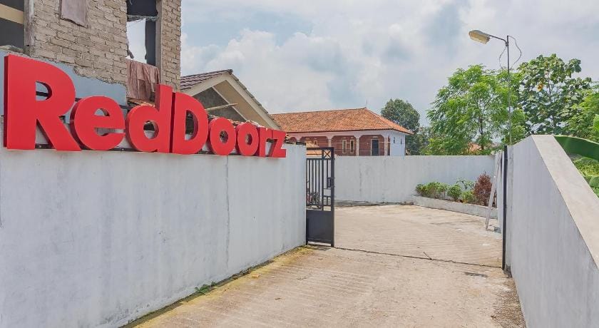 RedDoorz Syariah @ Tambak Mekar Street Subang Bed and Breakfast in West Java