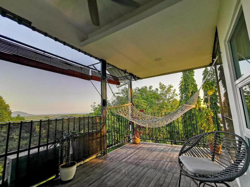 Tiku White House - Tranquility stay begins here Villa in Sabah