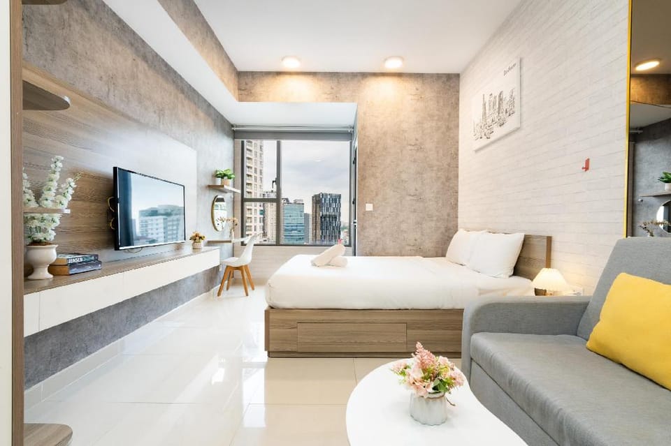 Infinity Pool Signature-Highfloor-Pool&Netflix Apartment in Ho Chi Minh City