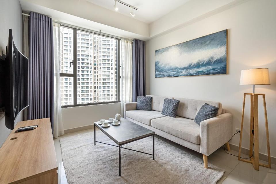 CBD 2BR Apt, High Floor, FREE Pool - DANNY Apartment in Ho Chi Minh City