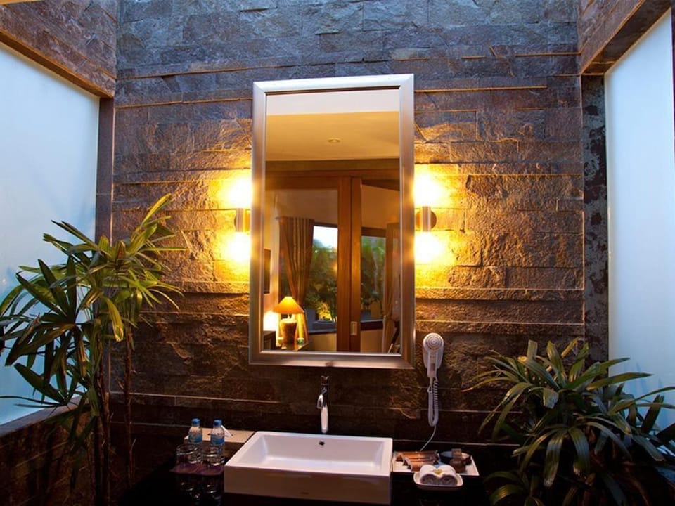 Suite 1 BR with Private Jacuzzi Seminyak NE99A Villa in Kuta