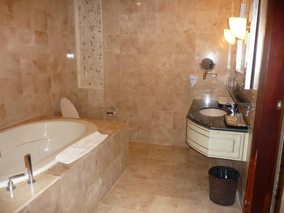 Entire 1 BR Agung Suite W/Plunge Pool Villa #L340 Villa in Payangan