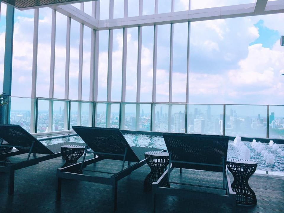 38fl good view of Bangkok CBD/50fl Skypool/BTS EM Apartment in Bangkok