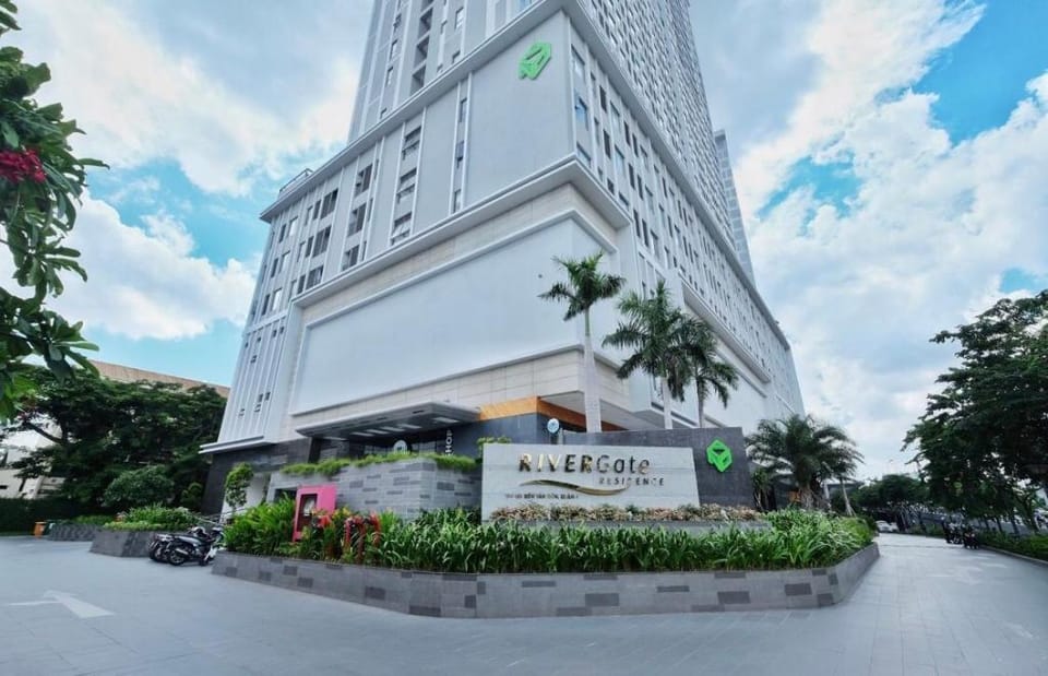 DannyHome - CBD APT, HIGH FLOOR Free Pool Apartment in Ho Chi Minh City