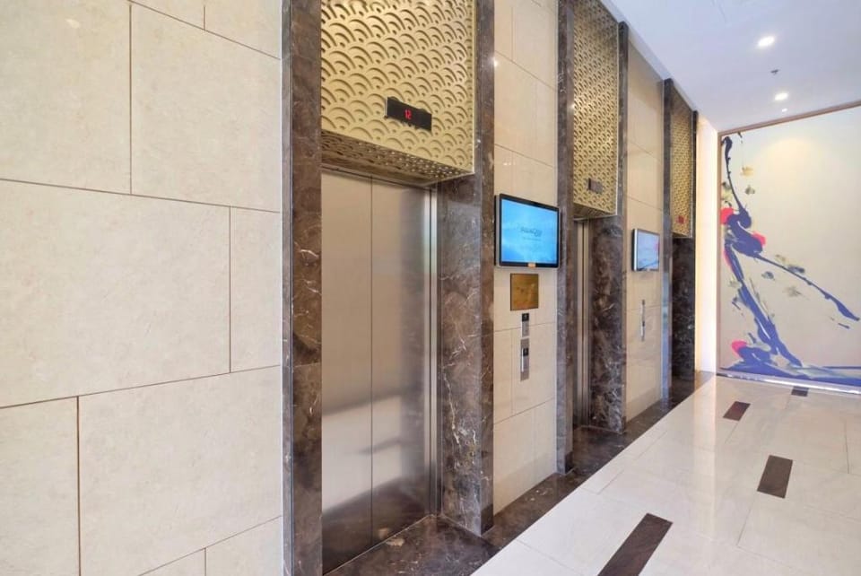 DannyHome - CBD APT, HIGH FLOOR Free Pool Apartment in Ho Chi Minh City