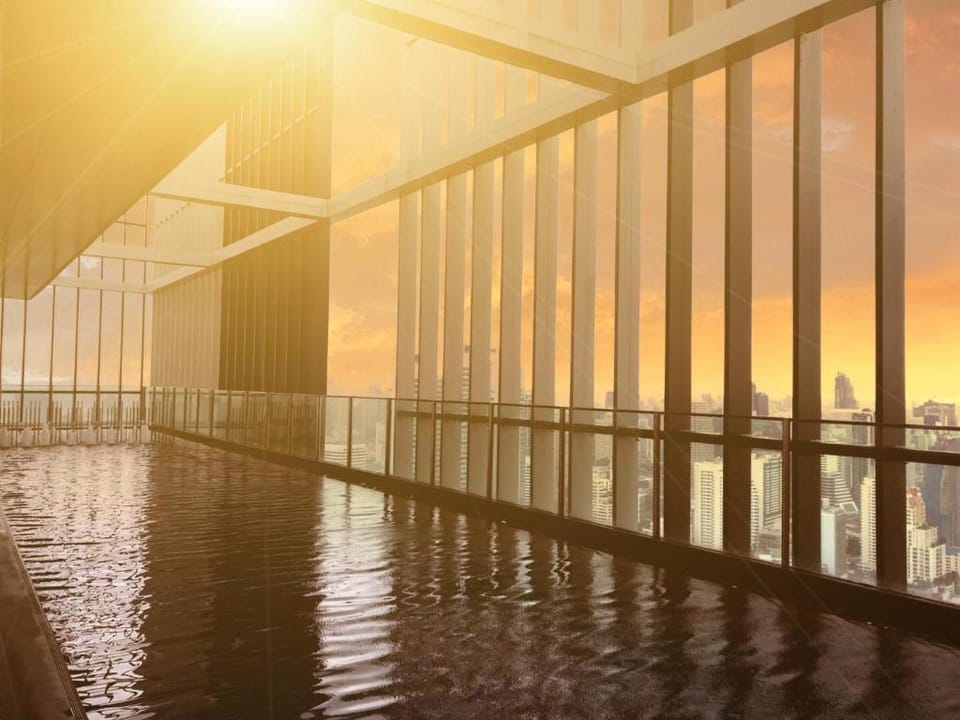 SkyPool luxury Condo in Bangkok CBD/BTS E5/EM zone Apartment in Bangkok