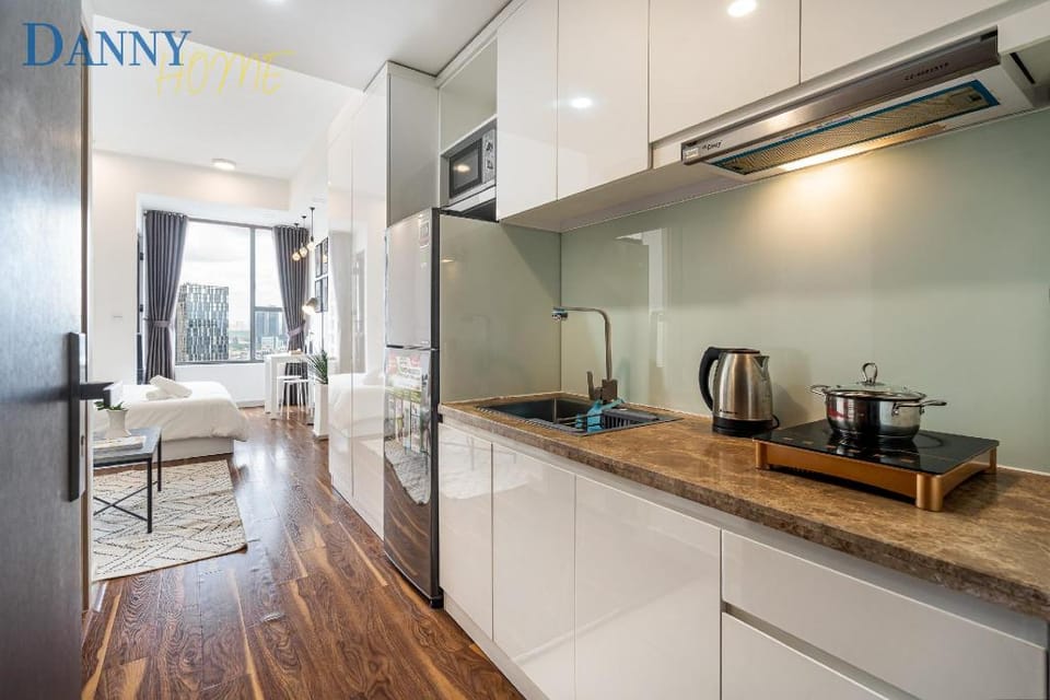 DannyHome1 - CBD APT, HIGH FLOOR Free Pool Apartment in Ho Chi Minh City