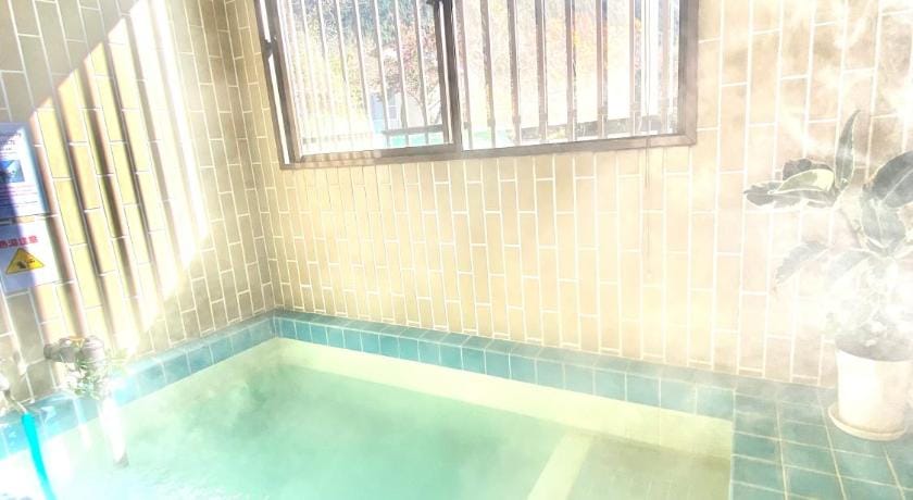 Yufu inn 青い温泉〜家族風呂貸切〜湯布院ゆのつぼ街道近く！一軒家貸切  Vacation rental in Japan