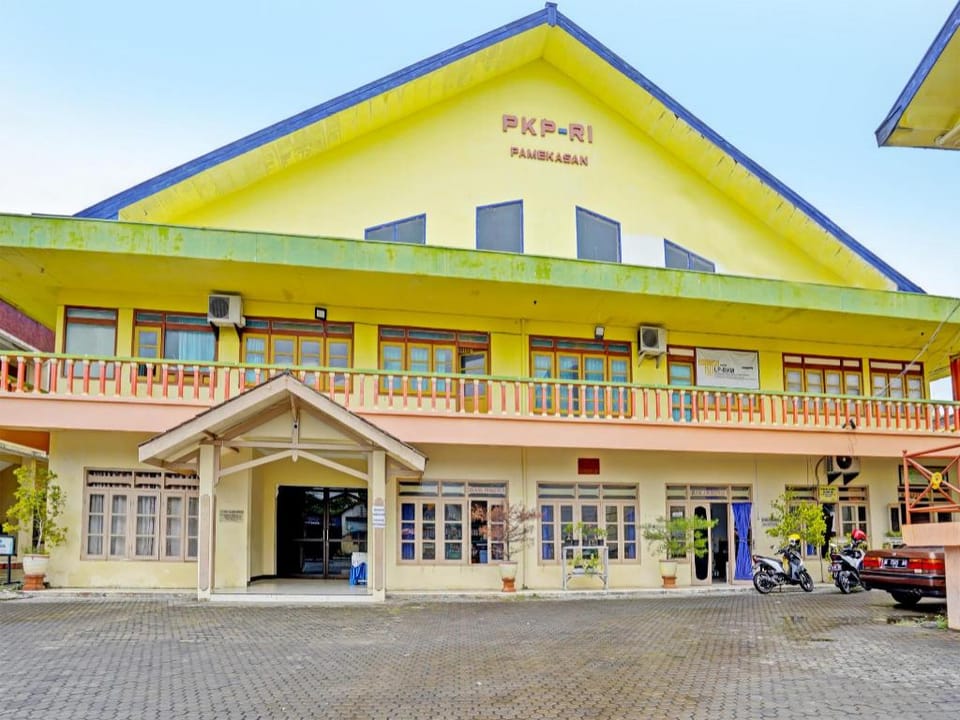 OYO 2708 Hotel Kemuning Syariah Hotel in East Java