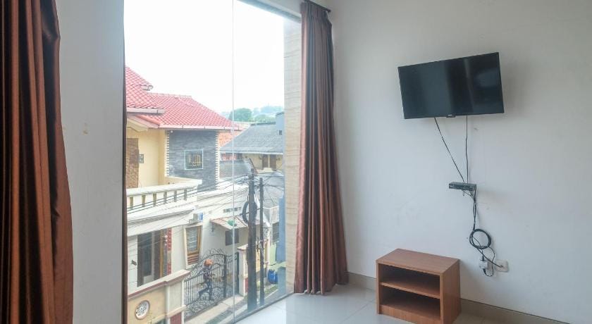 RedDoorz Syariah near Simpang Lima Semarang Bed and Breakfast in Indonesia
