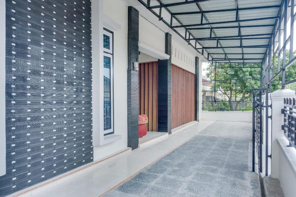 OYO 3001 D'vio Homestay Vacation rental in West Sumatra, Indonesia