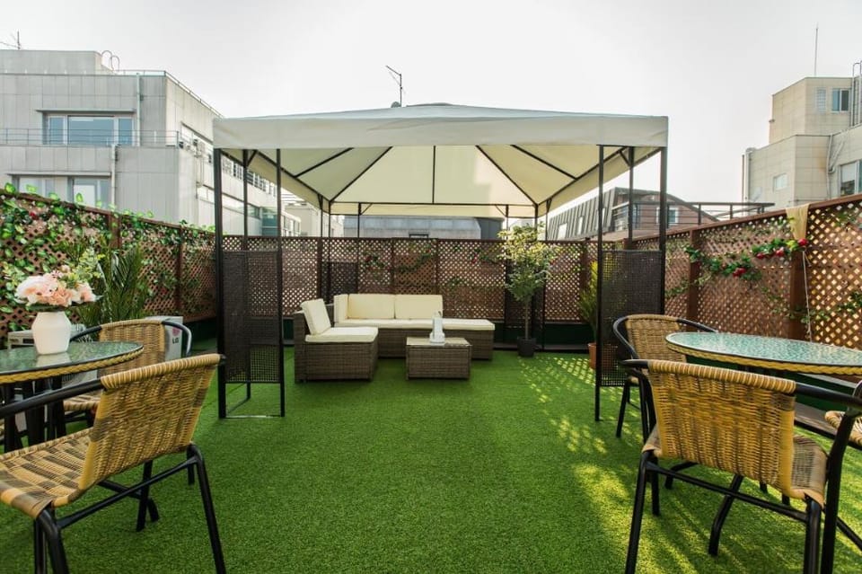 Sweet Memory#3 Hongdae Stn.5min /1BR Apt & Rooftop Villa in Seoul