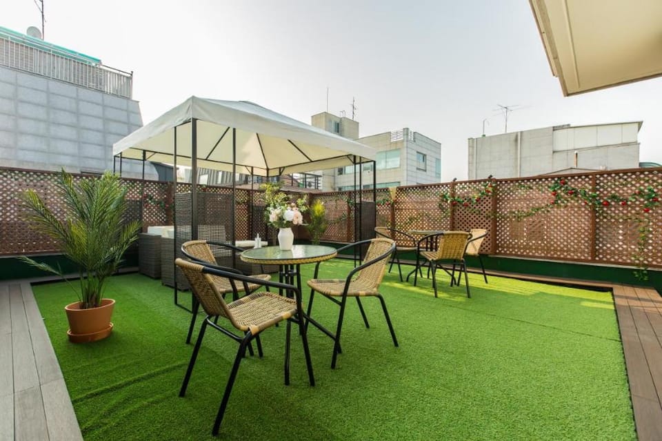 Sweet Memory#3 Hongdae Stn.5min /1BR Apt & Rooftop Villa in Seoul