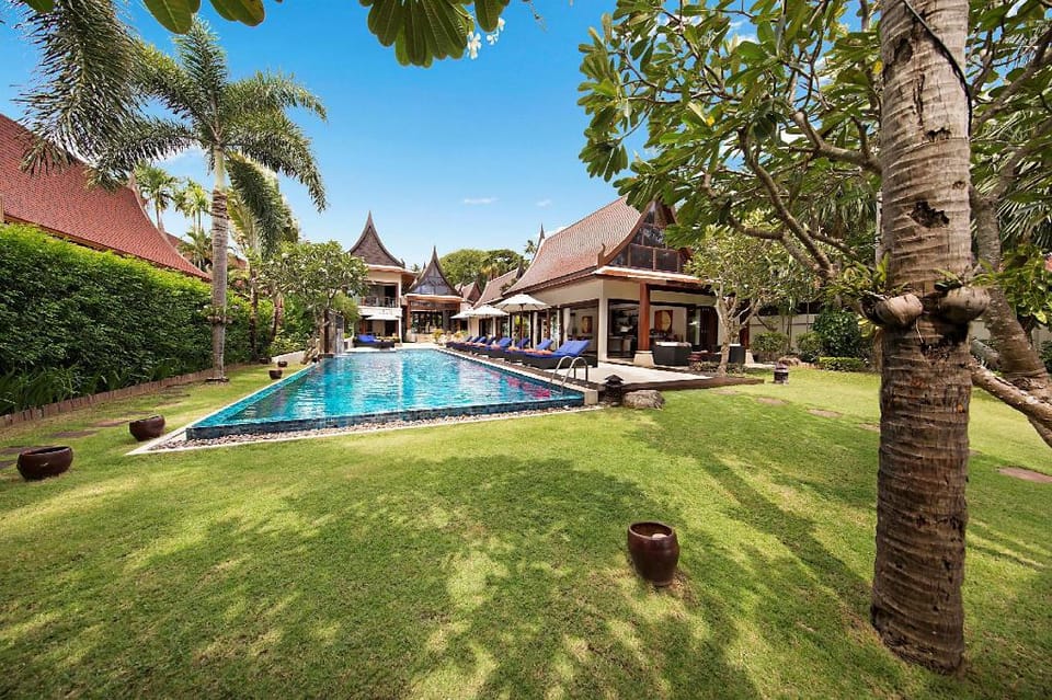 Baan Samlarn | 5BR Pool Villa, Beachfront View  Villa in Ko Samui