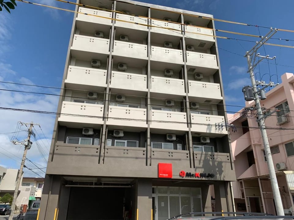 Mr.KINJO GRAND CATS Apartment in Okinawa Prefecture