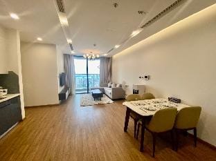 VINHOMES METROPOLIS APARTMENT 2 BEDROOM  Apartment in Hanoi